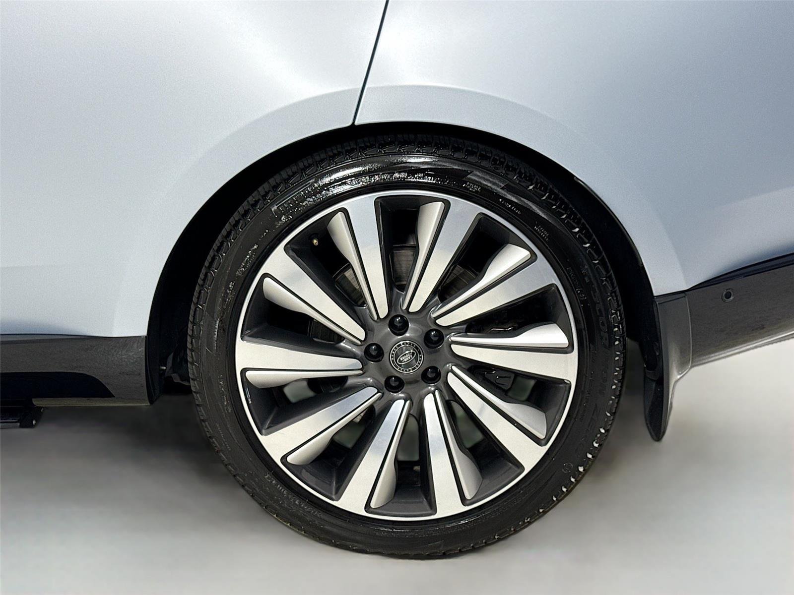 2023 Land Rover Range Rover SV photo 36