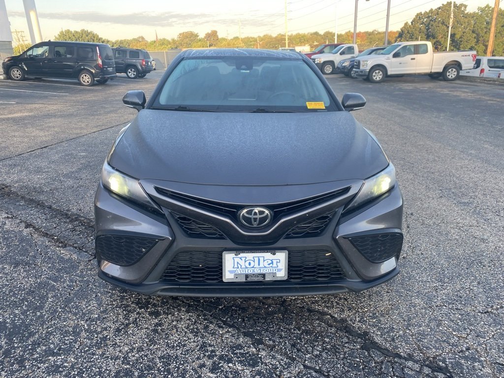 2023 Toyota Camry SE photo 2