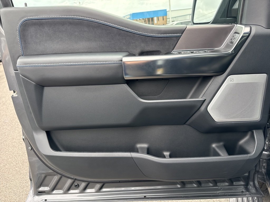 2025 Ford F-150 Platinum photo 27