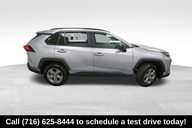 2025 Toyota RAV4 Hybrid LE photo 7