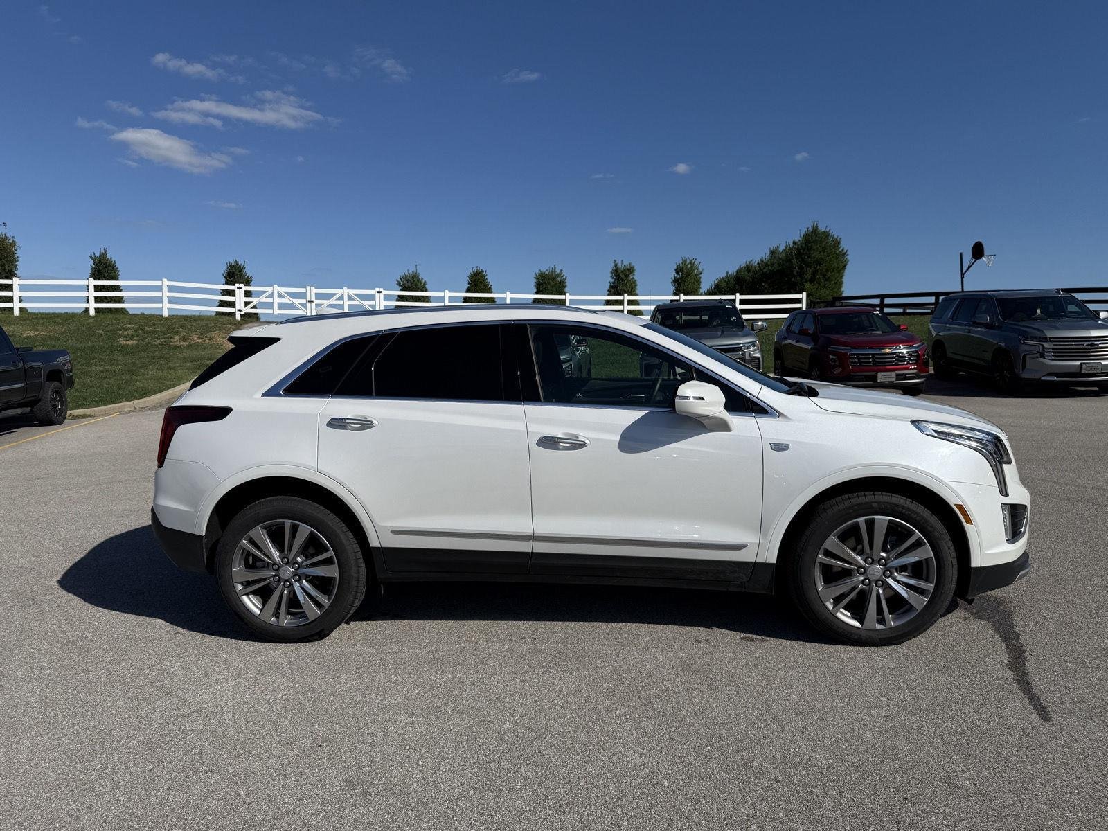 2025 Cadillac XT5 Premium Luxury photo 3