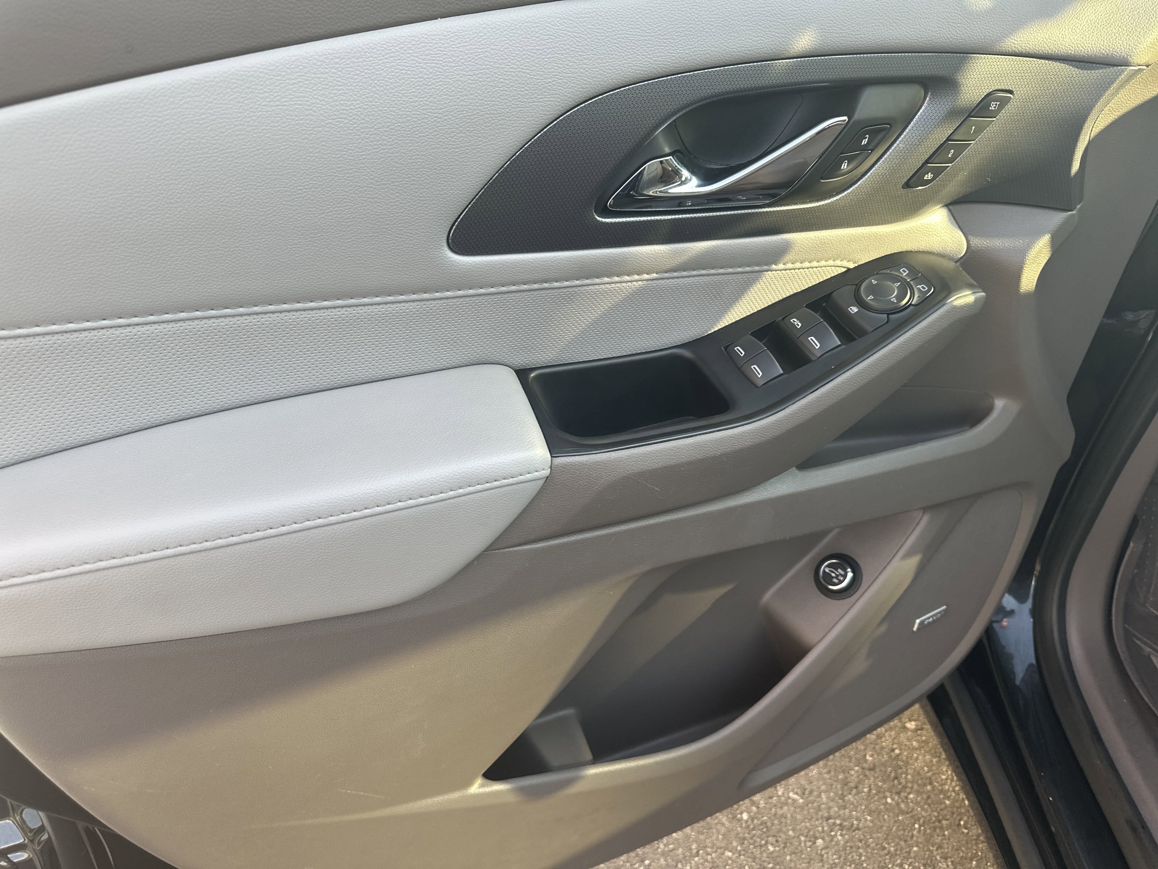 2020 Chevrolet Traverse Premier photo 3