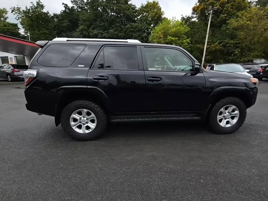 2016 Toyota 4Runner SR5 4WD photo 2