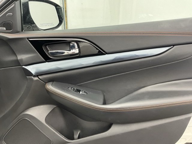 2022 Nissan Maxima SR photo 13