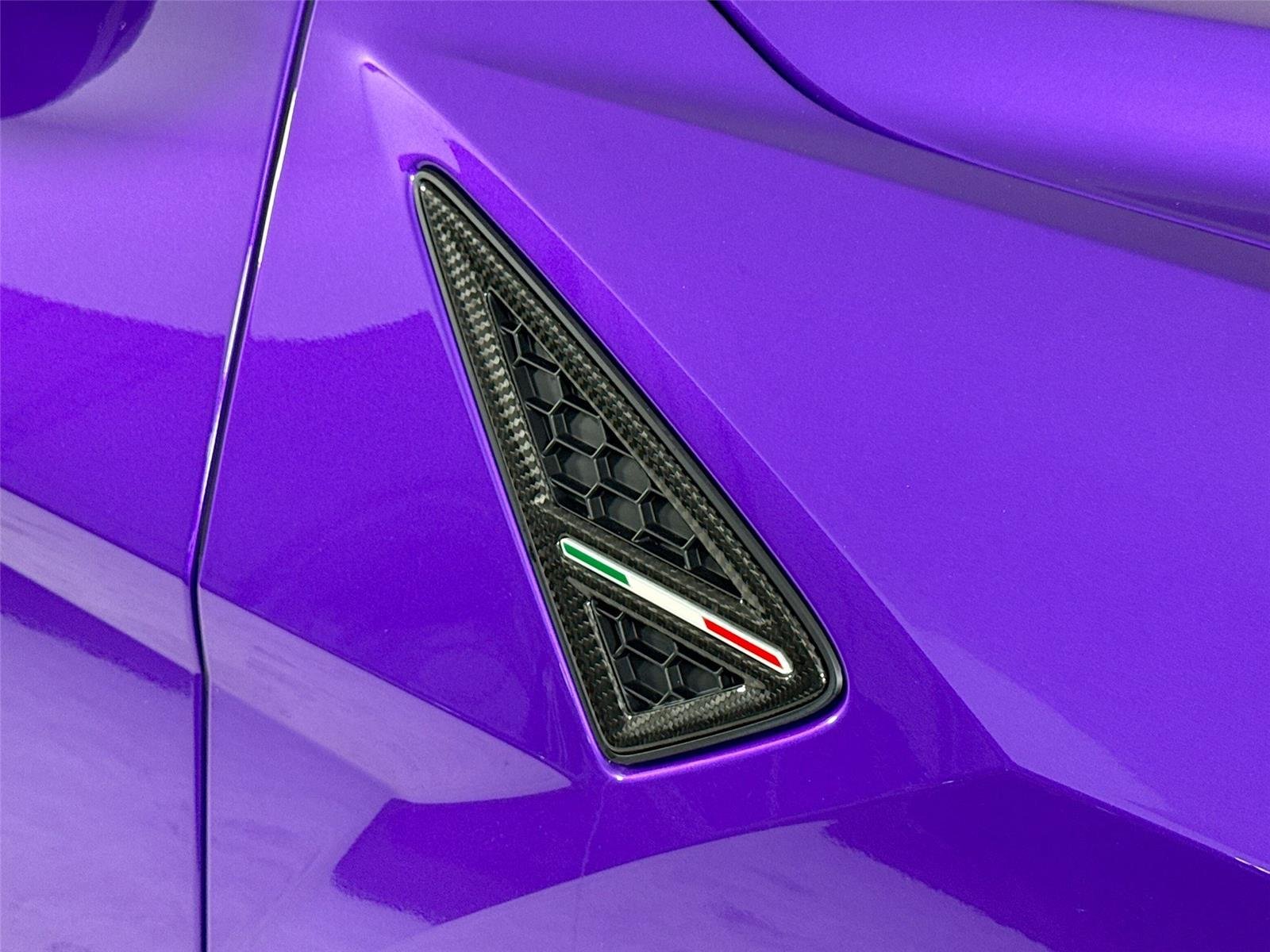 2024 Lamborghini Urus Performante photo 33