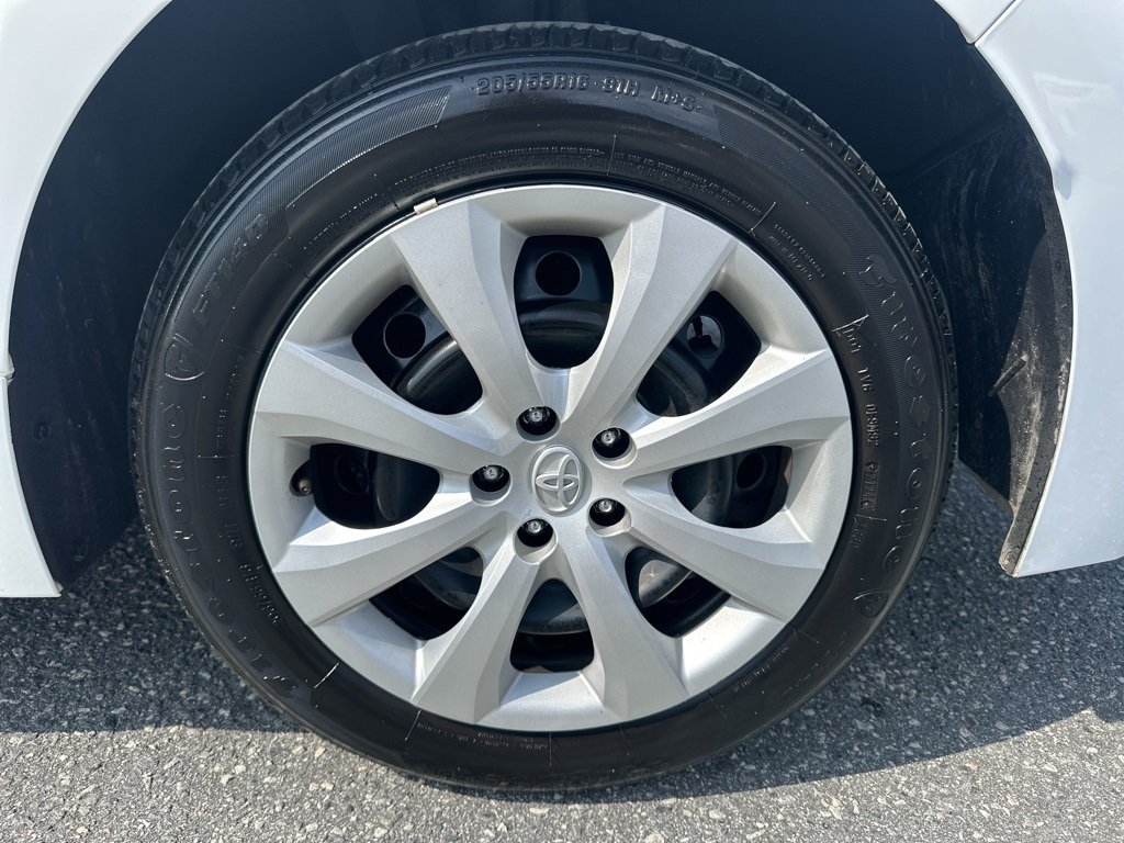 2024 Toyota Corolla LE photo 22