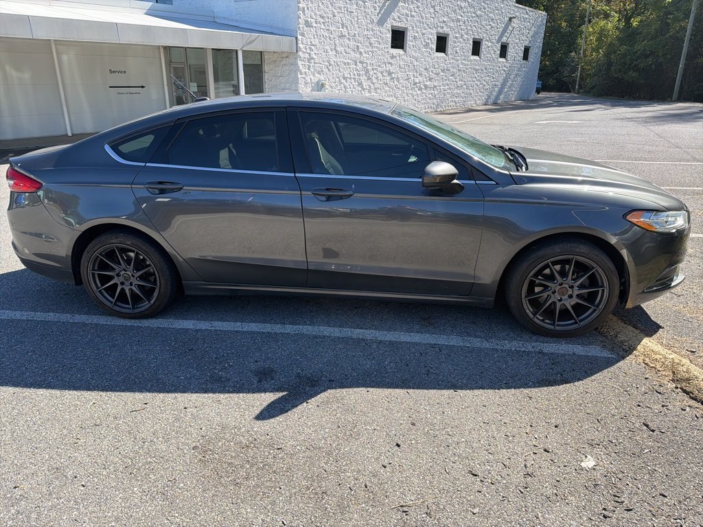 2018 Ford Fusion SE photo 3
