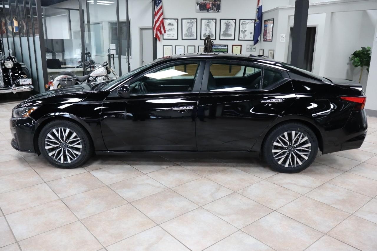 2023 Nissan Altima 2.5 SV photo 2