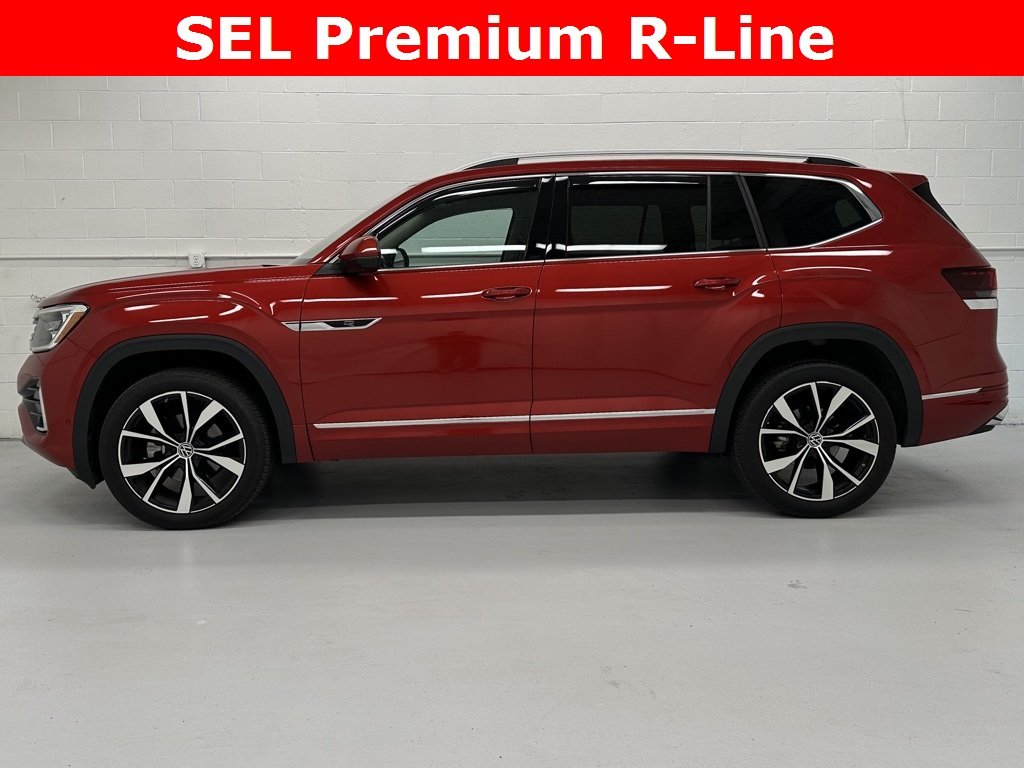 2024 Volkswagen Atlas SEL Premium R-Line photo 2