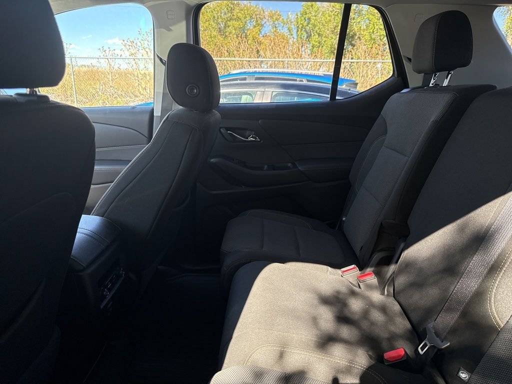 2019 Chevrolet Traverse LS photo 3