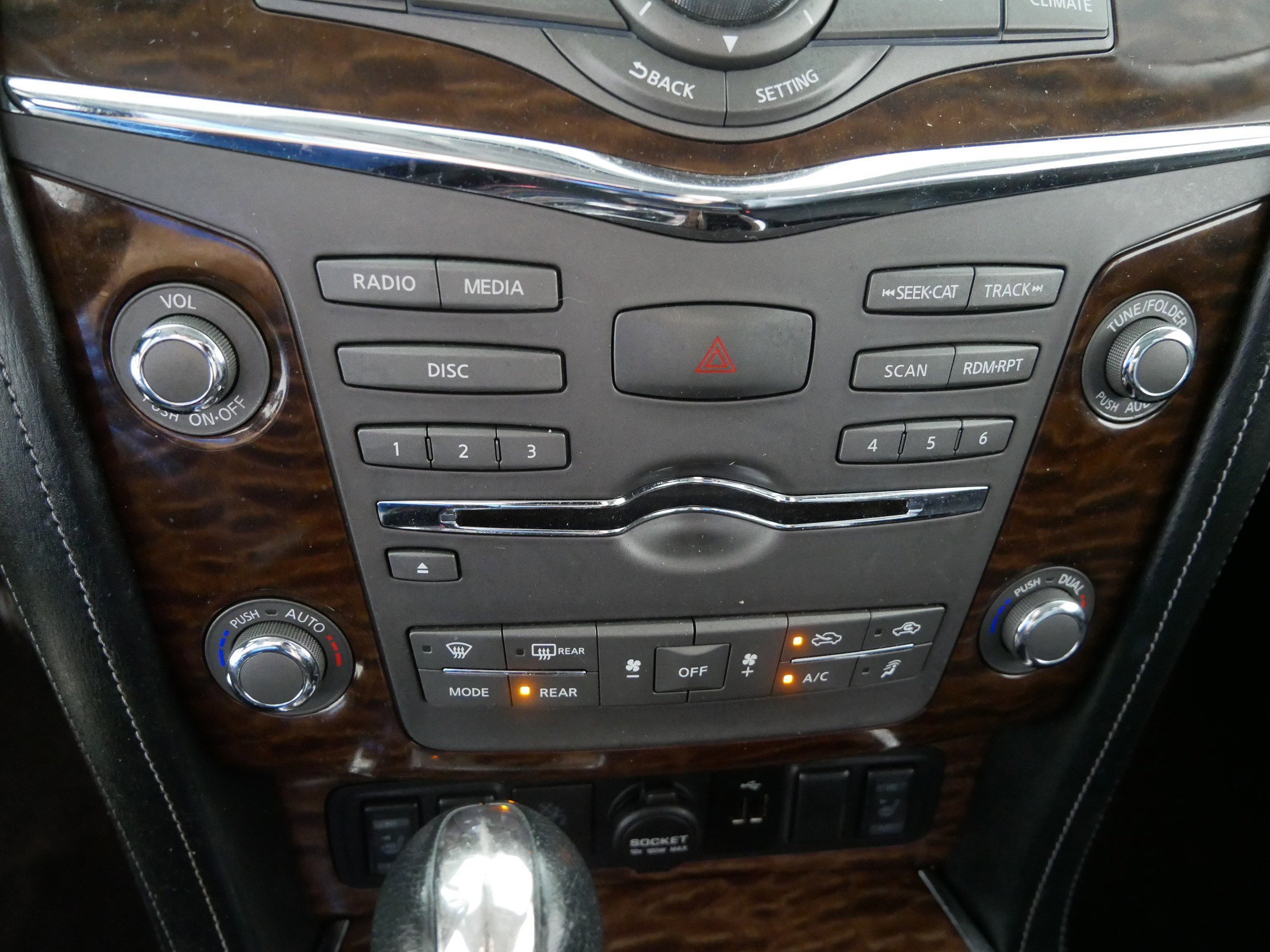 2019 Nissan Armada SL photo 20