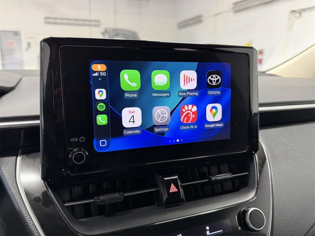 2023 Toyota Corolla LE photo 3