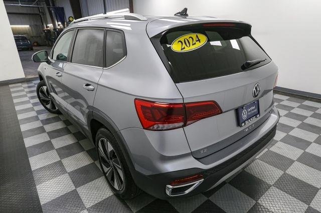 2024 Volkswagen Taos SE photo 10