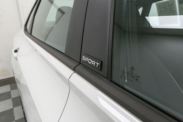 2025 Volkswagen Jetta 1.5T Sport photo 3