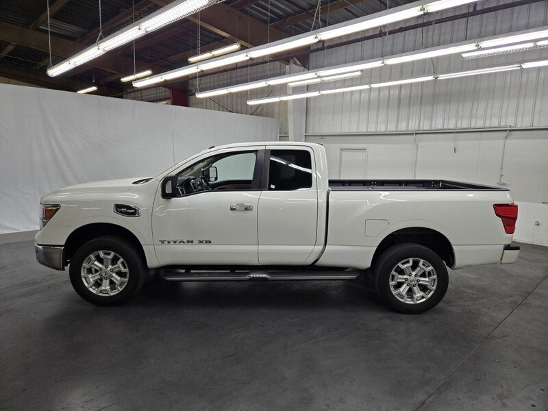 2019 Nissan Titan SV photo 2