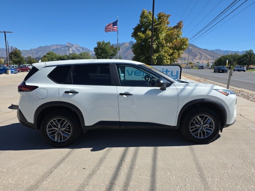 2023 Nissan Rogue S photo 2