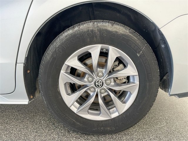 2023 Toyota Sienna XLE photo 48