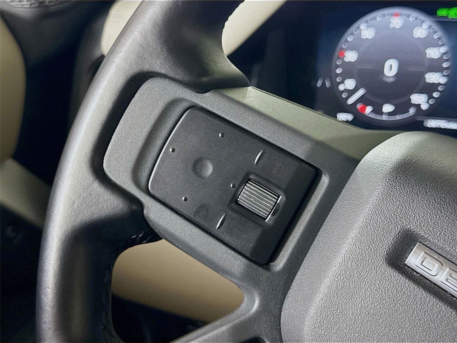 2024 Land Rover Defender X-Dynamic SE photo 15