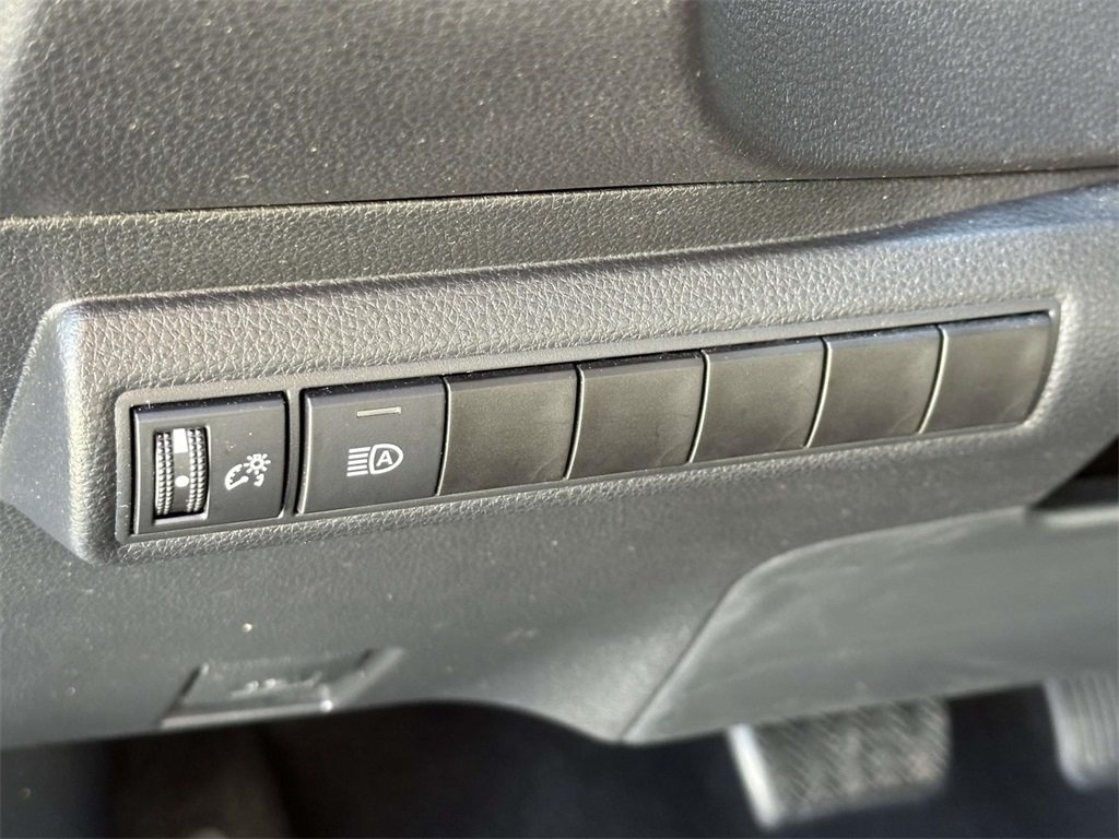 2020 Toyota Corolla LE photo 34