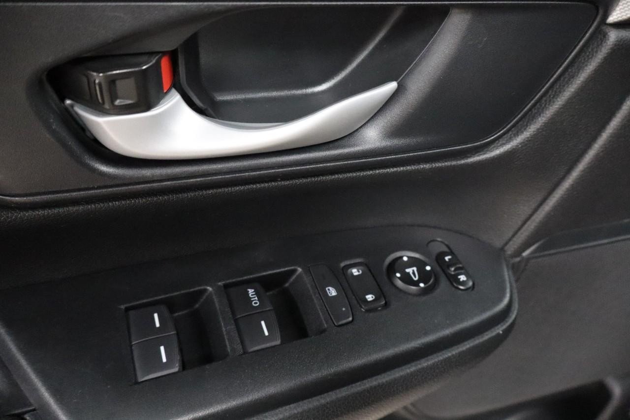 2017 Honda CR-V LX photo 9