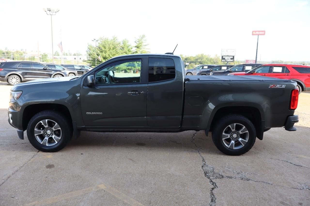 2018 Chevrolet Colorado Z71 photo 2