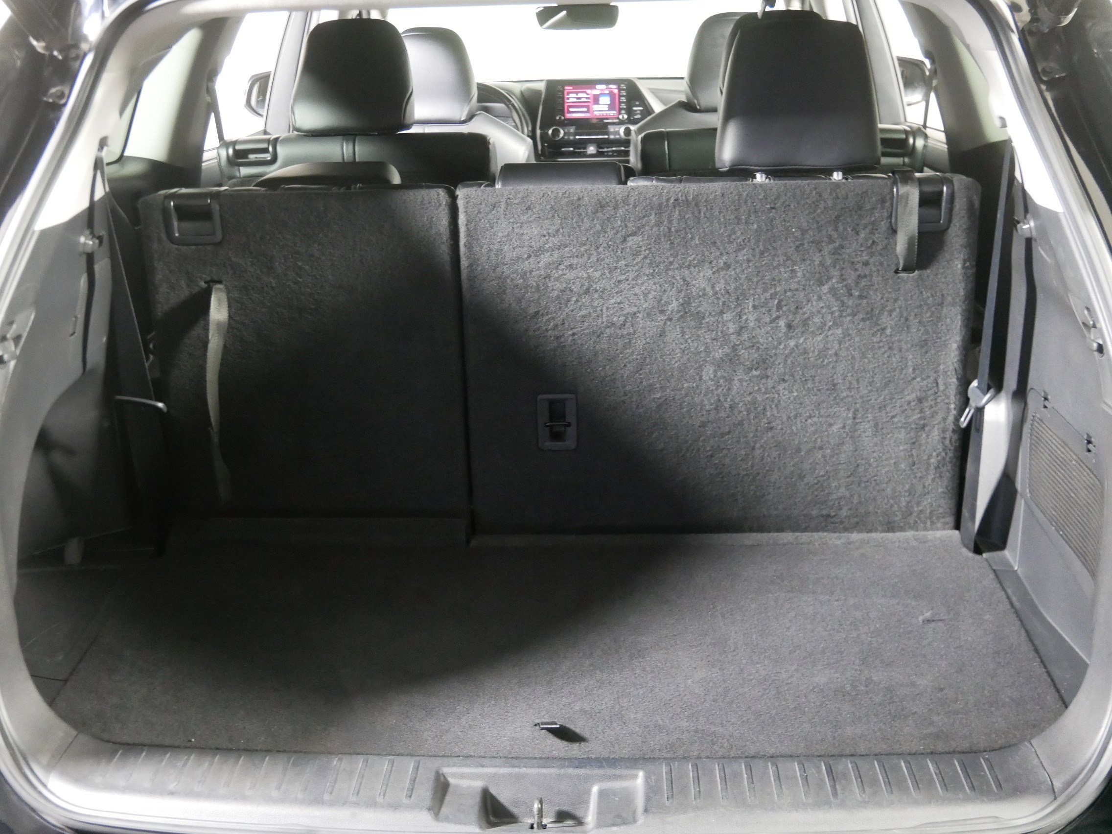 2021 Toyota Highlander XLE photo 18