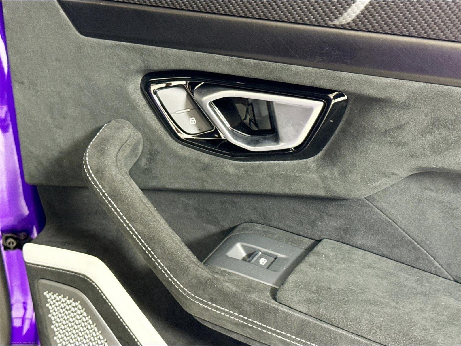 2024 Lamborghini Urus Performante photo 26