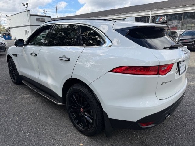 2019 Jaguar F-PACE Prestige photo 2