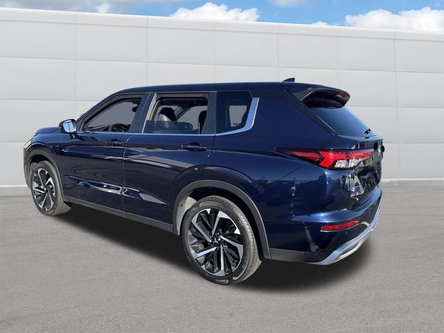 2024 Mitsubishi Outlander SE photo 3
