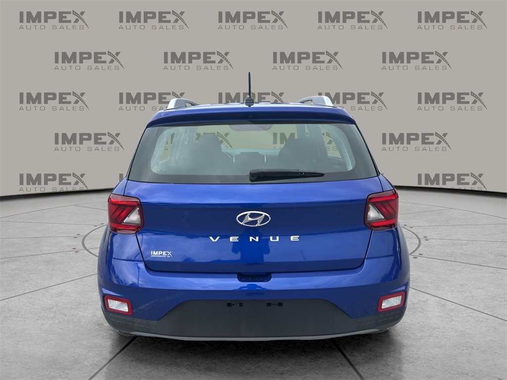 2024 Hyundai Venue SEL photo 4