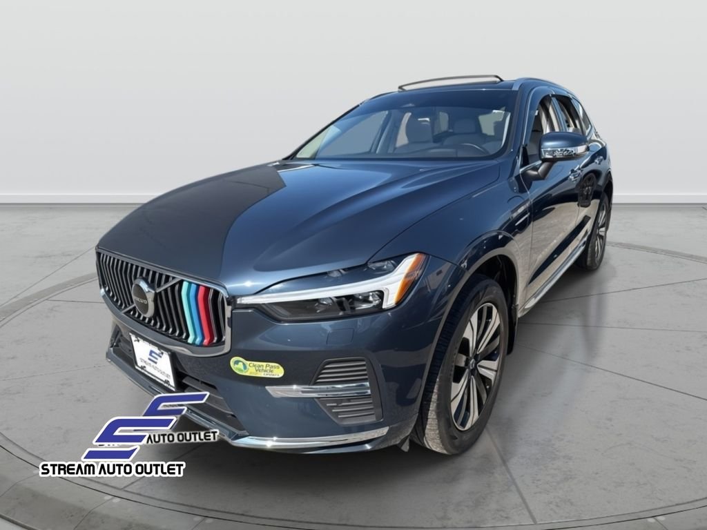 2023 Volvo XC60 Recharge Hybrid T8 Core photo 3