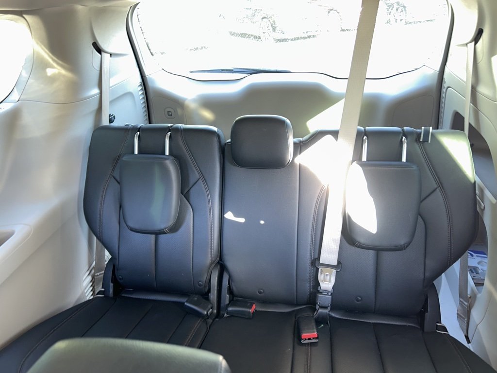 2017 Chrysler Pacifica Touring Plus photo 11