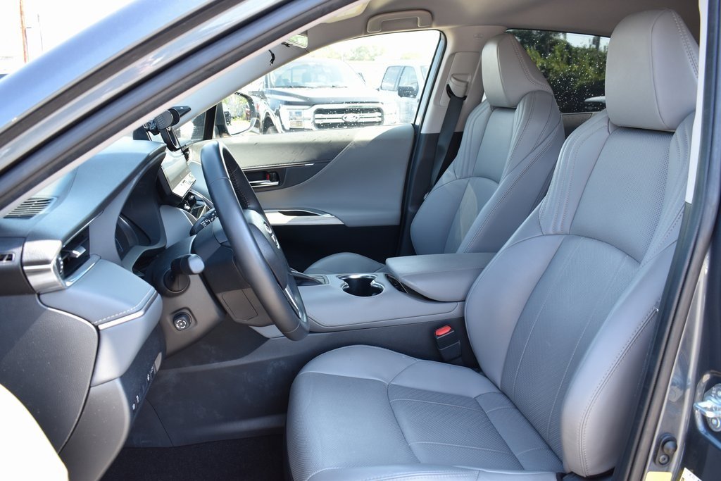 2021 Toyota Venza XLE photo 4
