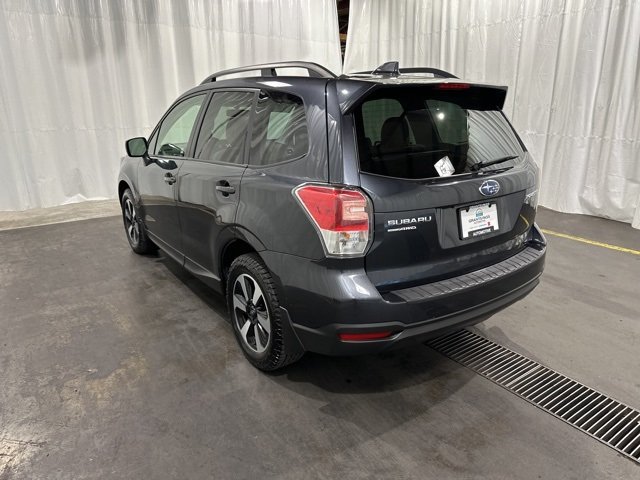 2018 Subaru Forester 2.5i Premium photo 4