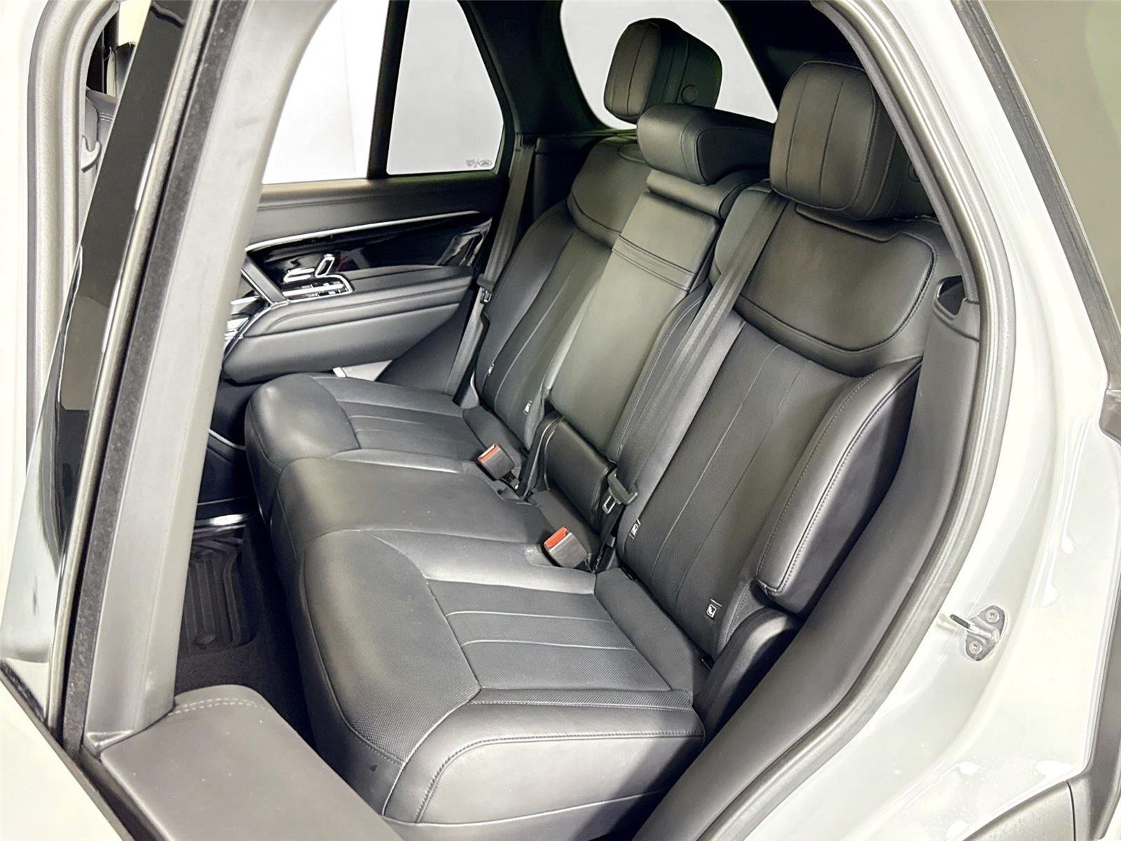 2023 Land Rover Range Rover SE photo 21