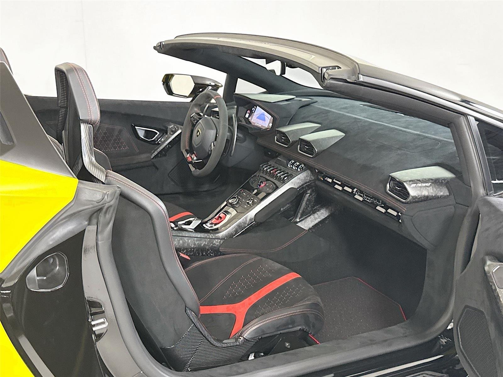 2019 Lamborghini Huracan Spyder Performante photo 21