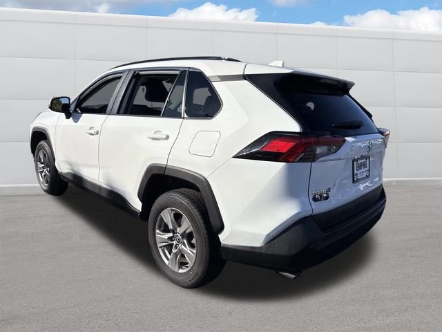 2023 Toyota RAV4 XLE photo 3