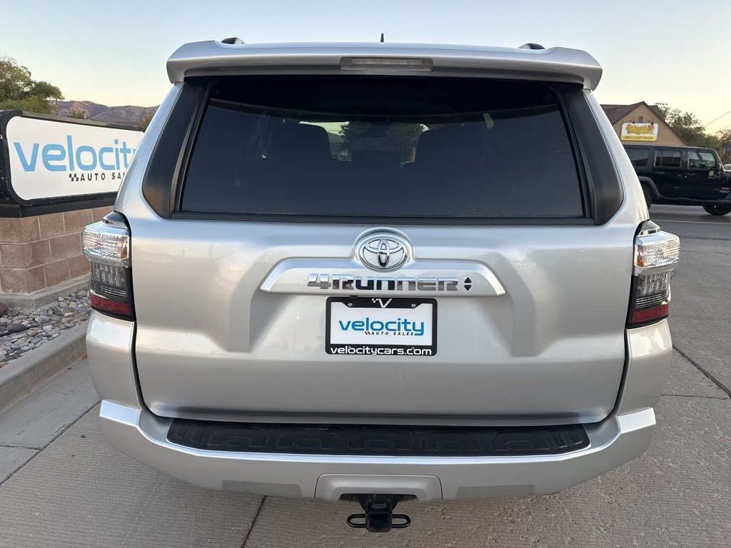 2022 Toyota 4Runner SR5 photo 4