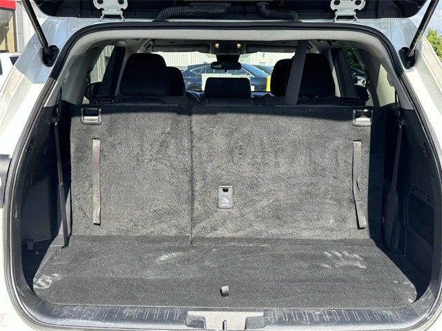 2023 Toyota Highlander L photo 26