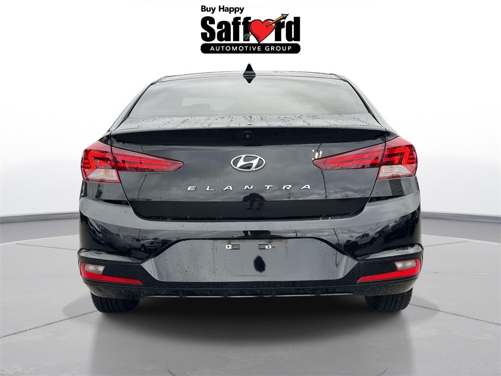 2020 Hyundai Elantra SEL photo 2