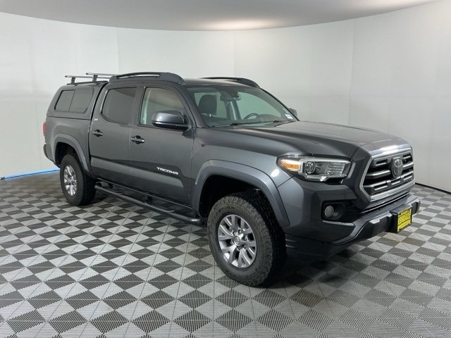 2018 Toyota Tacoma SR5 photo 2