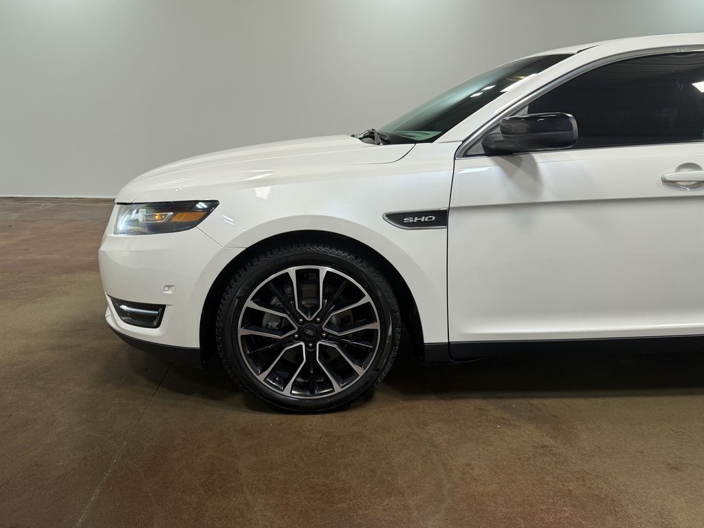 2019 Ford Taurus SHO photo 31