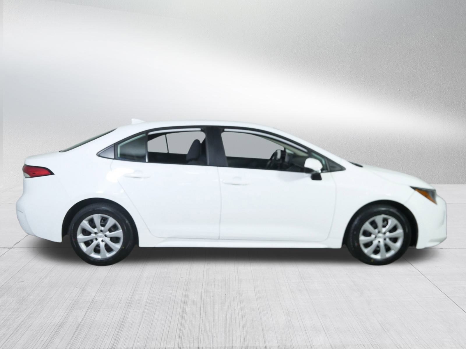 2022 Toyota Corolla LE photo 8