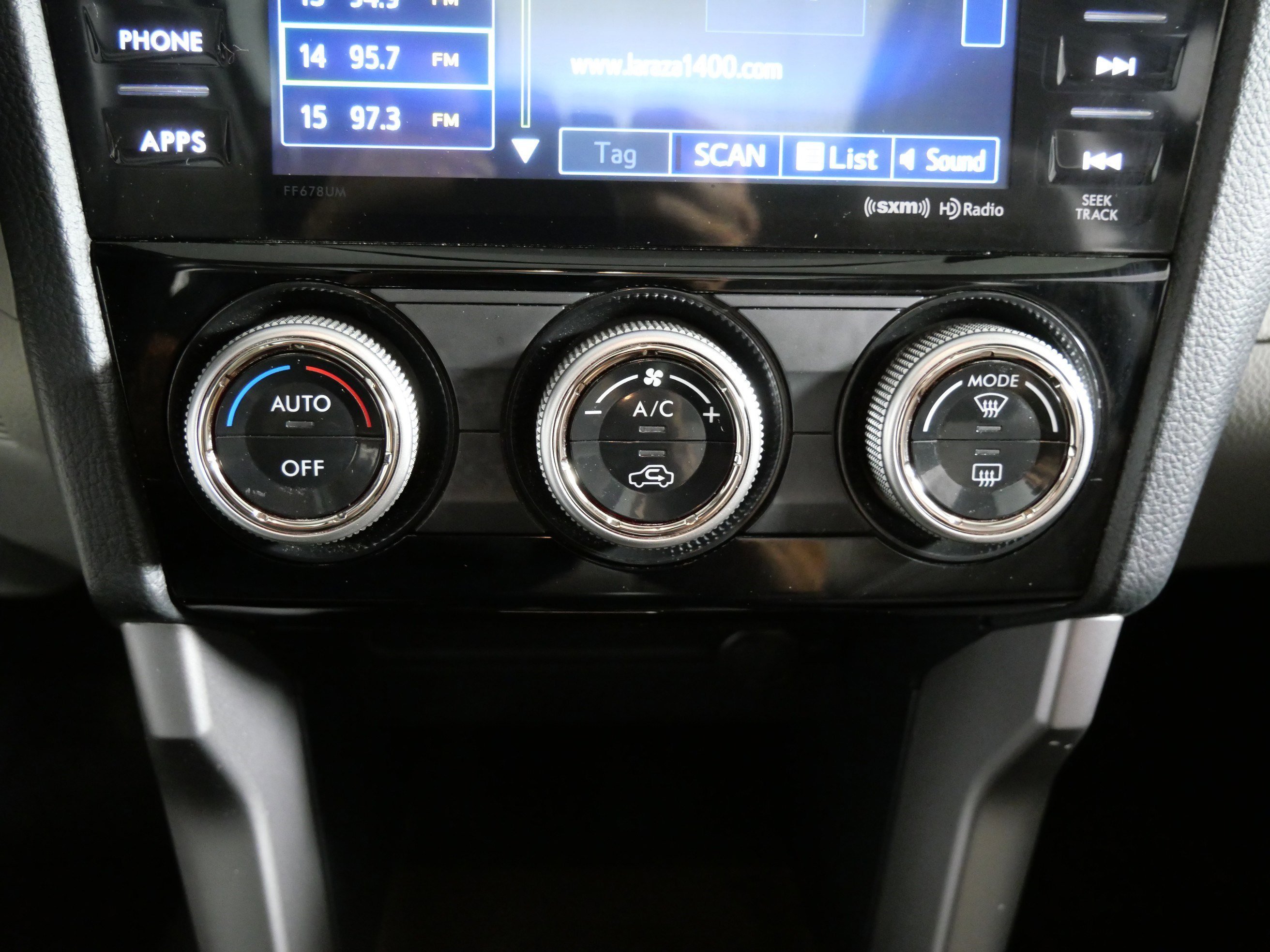 2017 Subaru Forester Premium photo 20