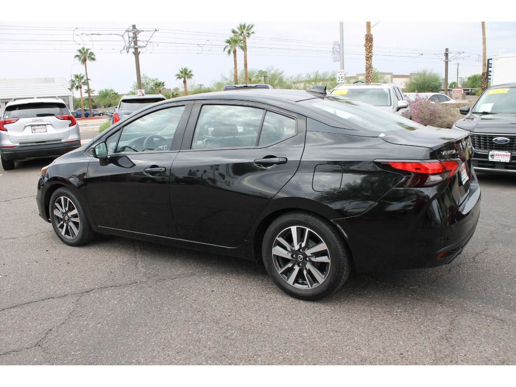 2021 Nissan Versa SV photo 3