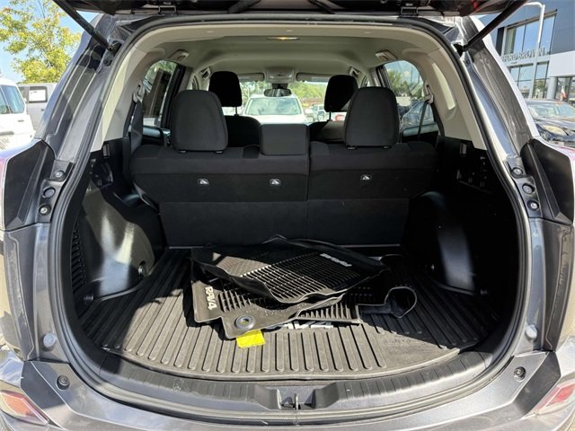 2017 Toyota RAV4 LE photo 28