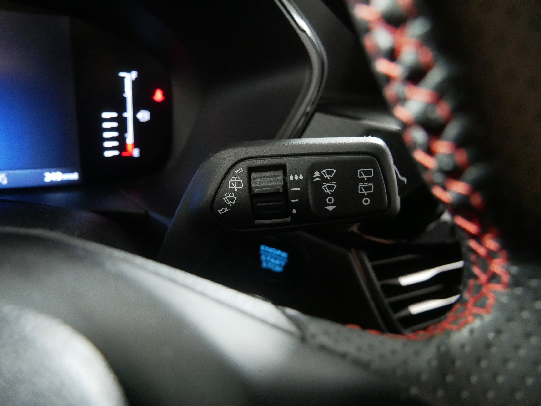 2024 Ford Escape ST-Line photo 30