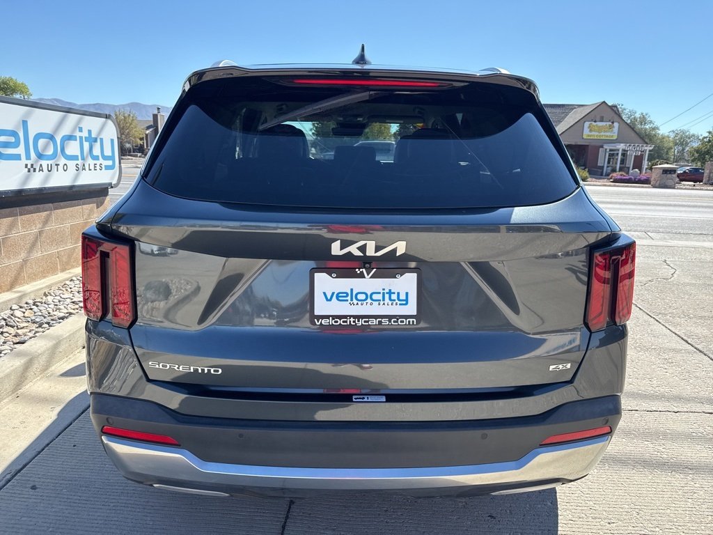 2024 Kia Sorento S photo 3