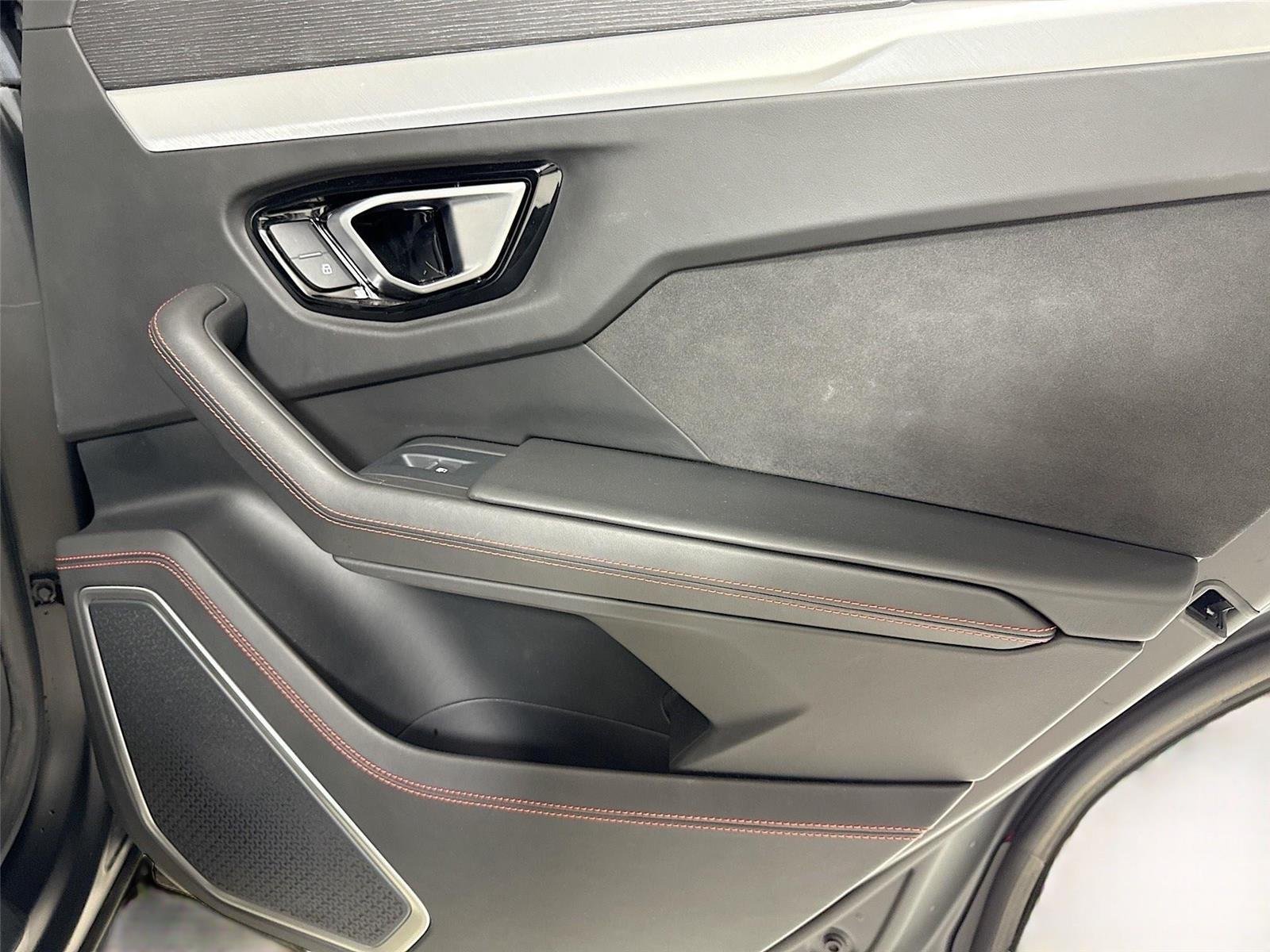 2020 Lamborghini Urus photo 31