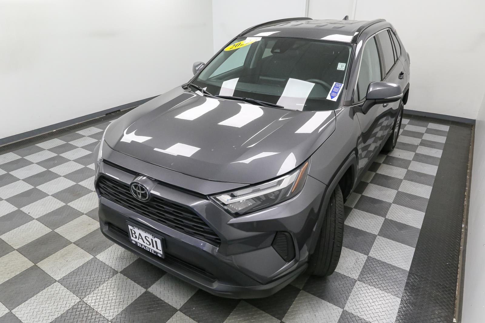 2022 Toyota RAV4 XLE photo 6